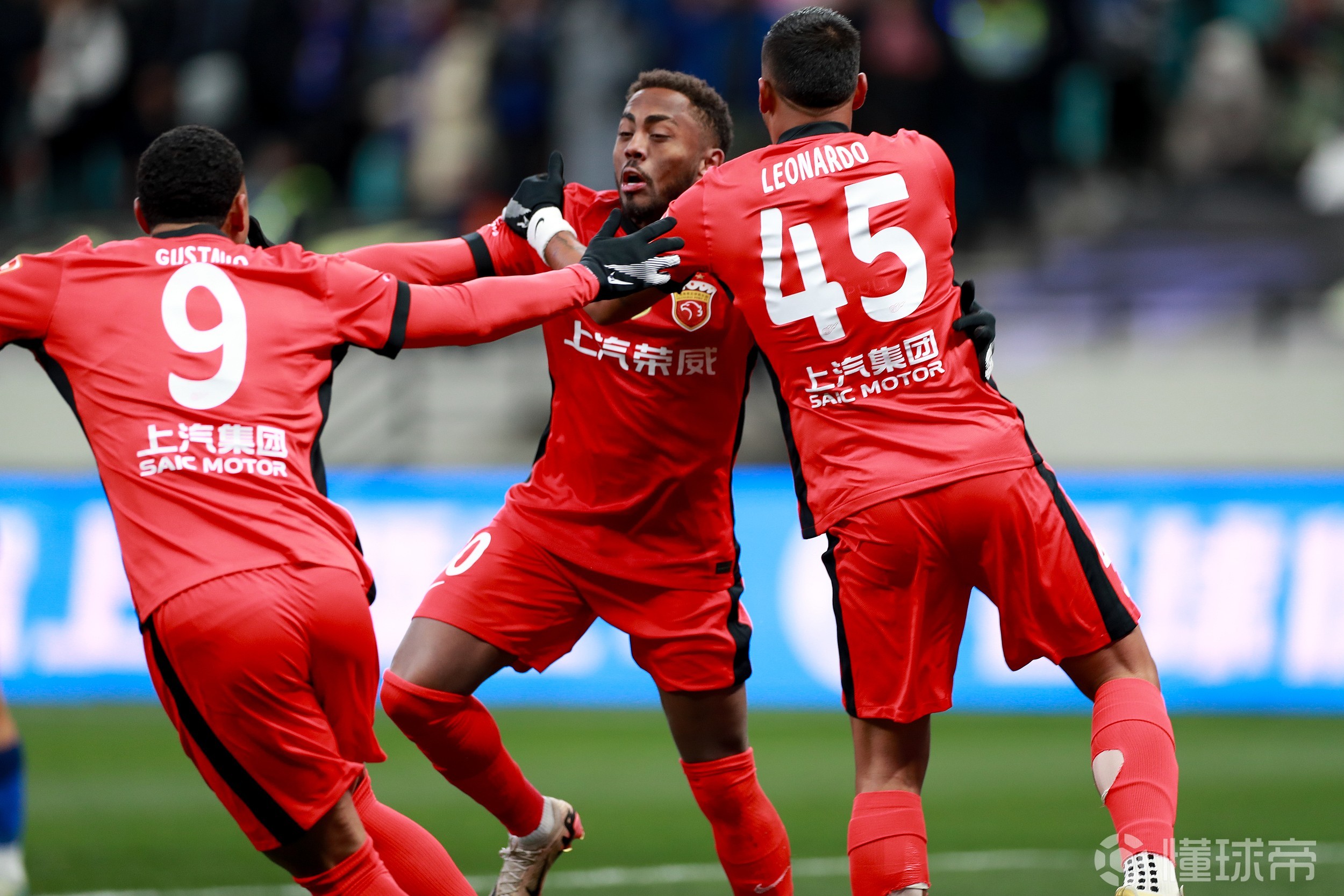 同场竞技并 同场竞技并