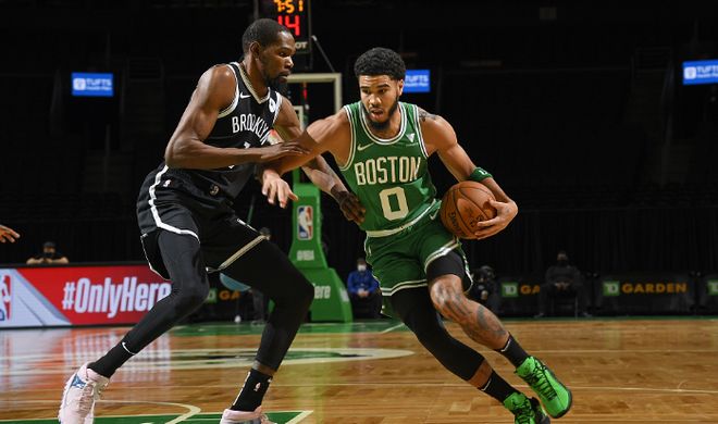 有的球队着 有的球队着